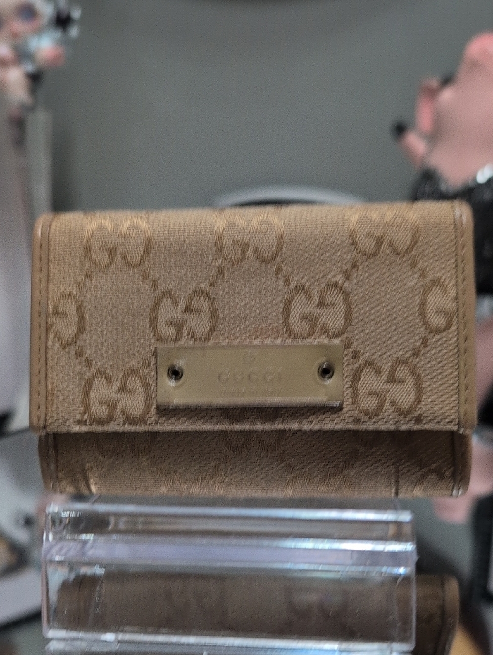 Gucci Vintage GG Canvas/ Leather 6 Key Case Beige With Gold Keys 💥